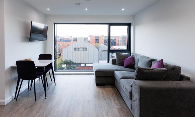 Ormeau Apartment | Charming 2BR apt in the Heart of Belfast City