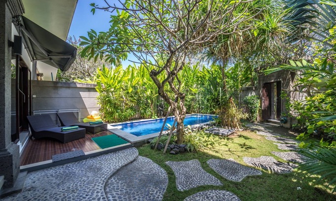 North Legian Villa | Charming 2BR Villa, PRIME LOCATION! - 4Min Drive To Beachwalk Shopping Center!