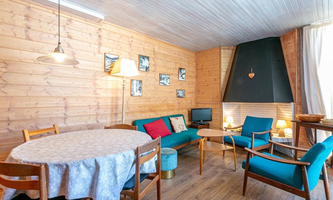 Val-d'Isere Apartment | Charming 2BR with balcony, Wifi, pets allowed in central Val-d'Isère
