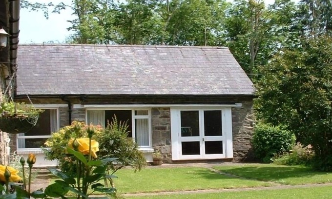Pencader Cottage | Charming 3-Bed Cottage in Llandysul