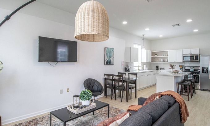 Hoffman Triangle House | Charming 3-Bed Home in the Heart of New Orleans, Minutes from French Quarter