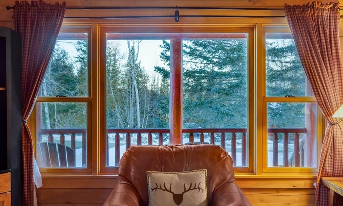 Rangeley Cabin | Charming 3-bedroom cabin with WiFi, fitness room in superb Rangeley Lakes Resort