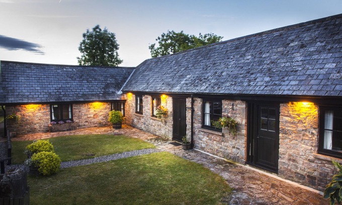 Tiverton Apartment | Charming 3 bedroom cottage in glorious Devon countryside, indoor pool & sauna