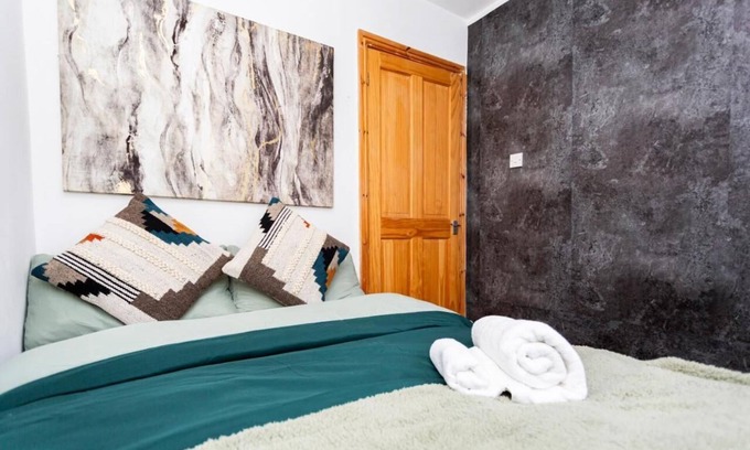 Nottingham House | Charming 3-bedroom house with Hot Tub in Nottingham