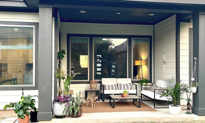 Georgetown House | Charming 3-bedroom house with WiFi, AC in brilliant Georgetown