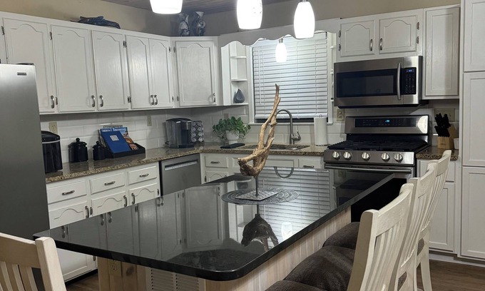 Lake Ozark House | Charming 3-bedroom house with breathtaking views of the Lake of the Ozarks