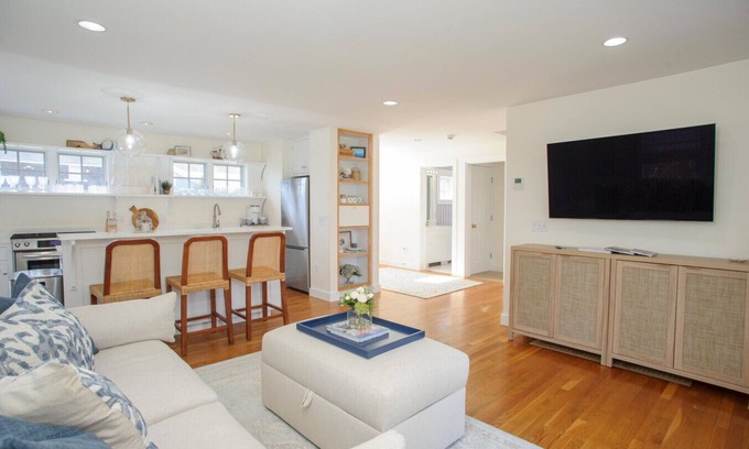 Oak Bluffs House | Charming 3-Bedroom Home in the Heart of Oak Bluffs