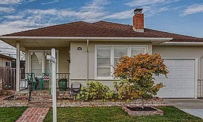 Shoreview House | Charming 3-bedroom house in San Mateo, Shoreview with WiFi, quiet,ideal location
