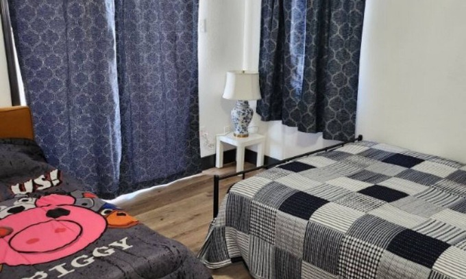 Bullhead City House | Charming 3-bedroom house in delightful Bullhead with WiFi, AC.