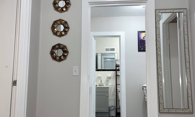 Columbia House | Charming 3-bedroom house with AC and WiFi in brilliant Columbia