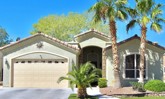 Biggs Field House | Charming 3-bedroom house with backyard kitchette, fitness room in sunny El Paso