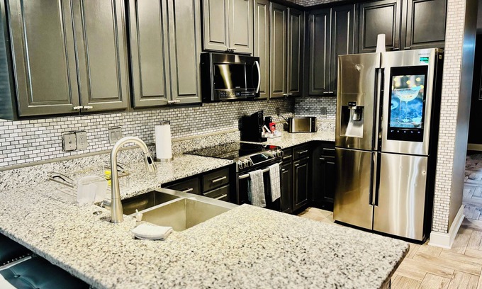 Triana House | Charming 3-bedroom house with WiFi, AC in delightful Madison