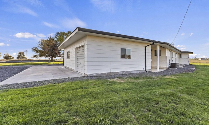 Filer House | Charming 3-bedroom house in Filer with WiFi and AC