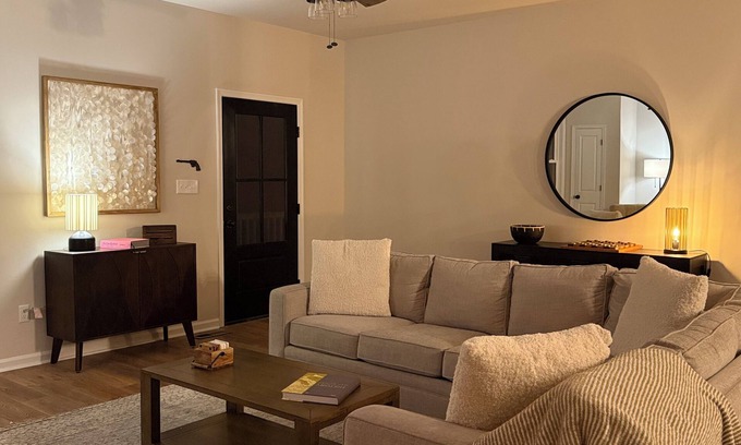 Louisa House | Charming 3-bedroom house in Louisa within 2 miles of town.