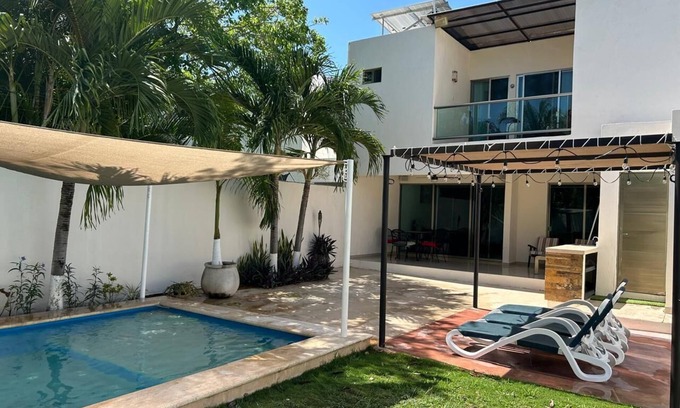 Merida Municipality Villa | Charming 3-bedroom Private Pool Villa with AC and WiFi in enjoyable Mérida