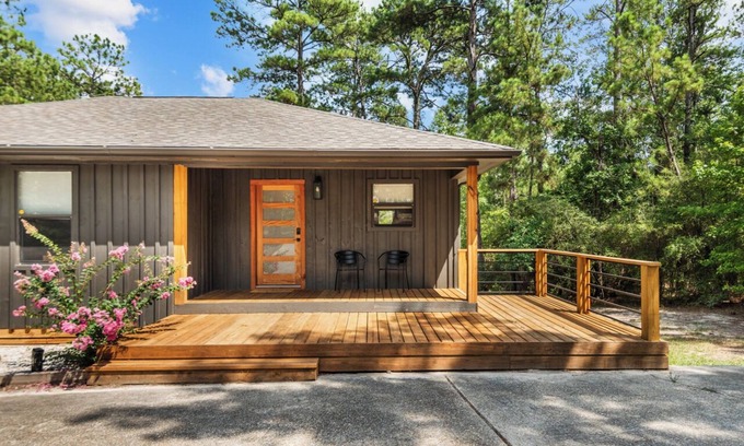 Brookeland House | Charming 3-bedroom Summer House in Brookeland