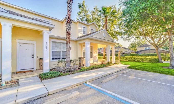 Four Corners House | Charming 3-bedroom townhome near to attractions