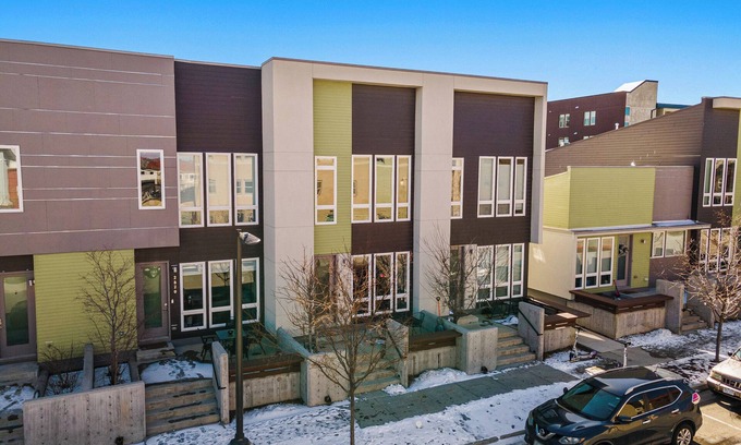 Chaffee Park House | Charming 3-bedroom townhome with fitness room and AC in gorgeous Denver