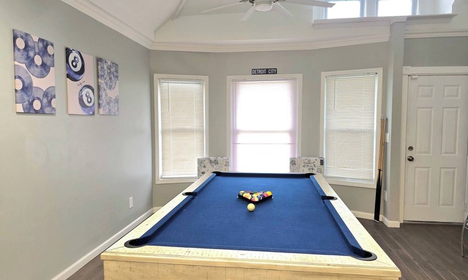Jefferson Chalmers House | Charming 3-bedroom upper duplex in delightful Detroit. 10 mins from downtown!