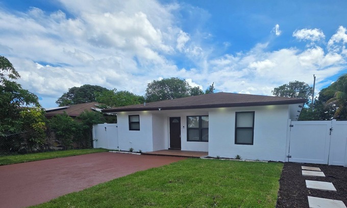 Delray Beach House | Charming 3-bedroom house in lovely Delray Beach with AC