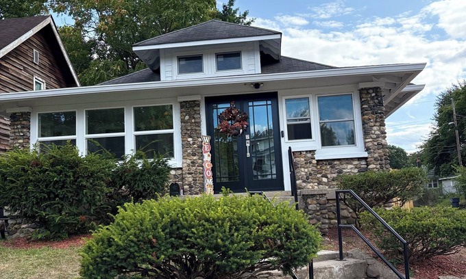 Indianapolis House | Charming 3-bedroom house with AC in Indianapolis