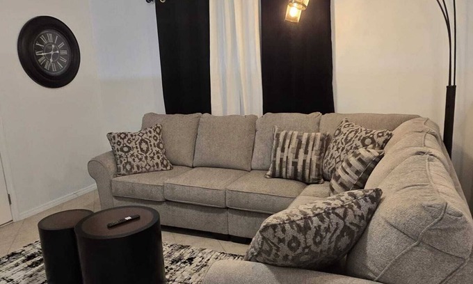 Arlington House | Charming 3-bedroom house with WiFi and AC in fabulous Jacksonville