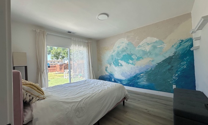 Redwood City House | Charming 3-bedroom house with Huge backyard, WiFi and AC in Redwood City