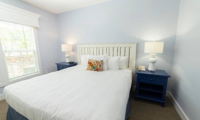 Lackey Resort | Charming 3-bedroom resort with AC, fitness room in Williamsburg, and 3 pools.