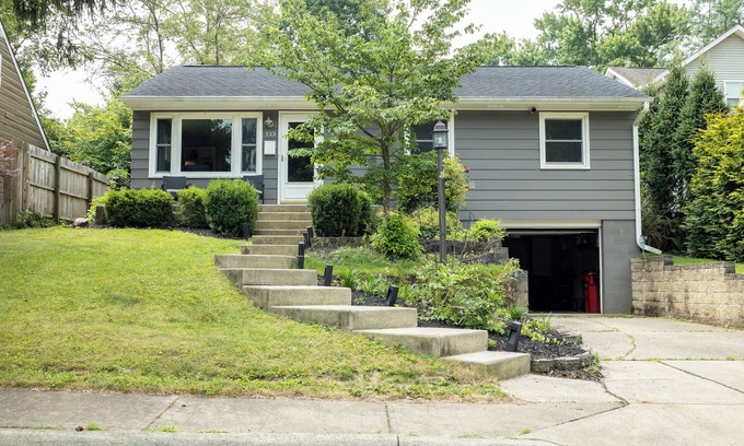 Worthington House | Charming 3-bedroom house with fenced in backyard in wonderful Worthington