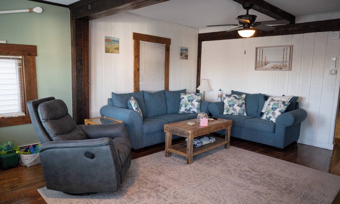 Ocean Park House | Charming 4-bedroom house with AC and WiFi in Old Orchard Beach