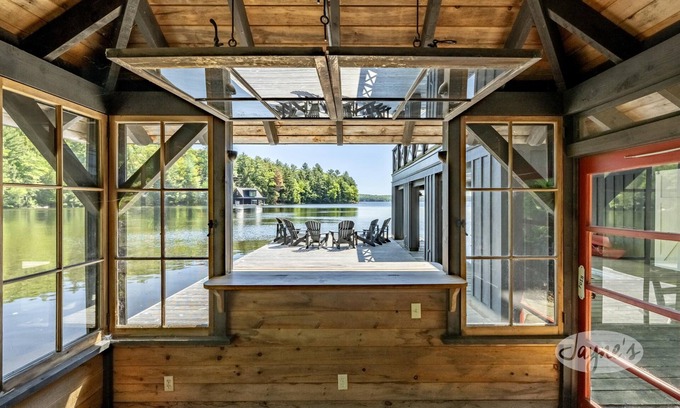 Seguin Cottage | Charming 4 bed 4 bath cottage on Lake Rosseau with Boathouse and Cabana Bar!
