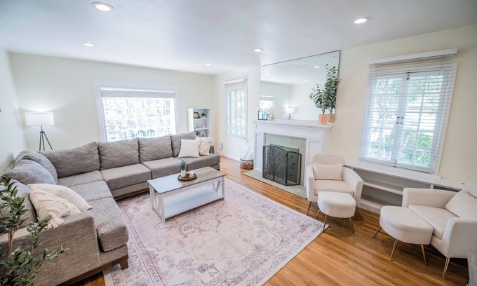 South Salt Lake House | Charming 4-bedroom house with AC and WiFi in South Salt Lake