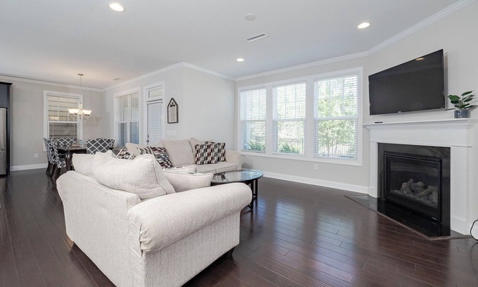 Apex House | Charming 4-Bedroom Family Home
