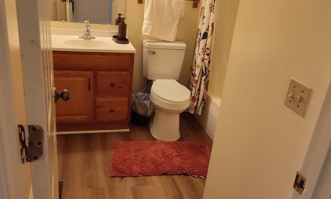 Columbia House | Charming 4-bedroom house with WiFi, AC in delightful Columbia