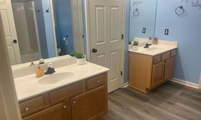 Marietta House | Charming 4-bedroom house in welcoming Marietta with AC, WiFi