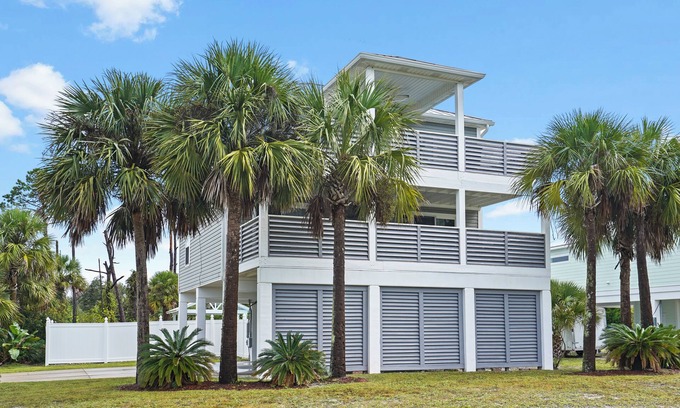 Port St. Joe House | Charming 4BD Beach House-Pet Friendly-Fenced in Pool-Fire Pit-Gorgeous Views!