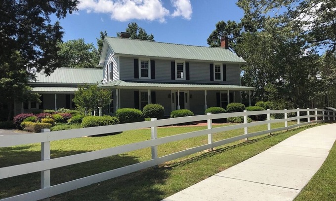 Apex House | Charming 4BR Historic Home with Scenic Views