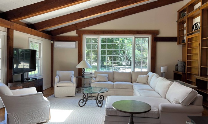 Santa Ynez Other | Charming 6-bedroom farmhouse Retreat with WiFi, AC in fabulous Santa Ynez