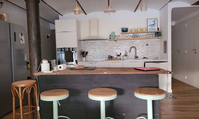 Sete Apartment | Charming 97m2 apartment in the heart of Sète in a pleasant pedestrian street.
