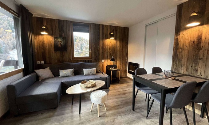 Plagne 1800 Apartment | Charming apartment with pool access and parking