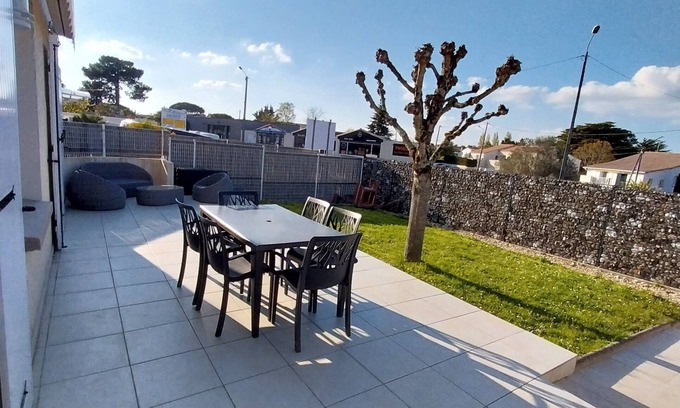 Saint-Palais-sur-Mer Apartment | Charming apartment with WIFI 5 minutes walk from the beach and town center