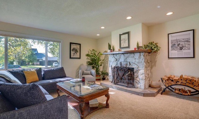 Old Seward - Oceanview House | Charming Anchorage Home with Private Hot Tub!