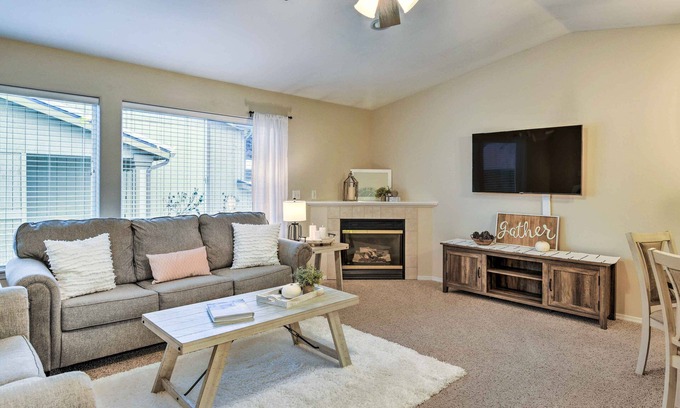 Abbott Loop House | Charming Anchorage Townhouse w/Fire Pit!