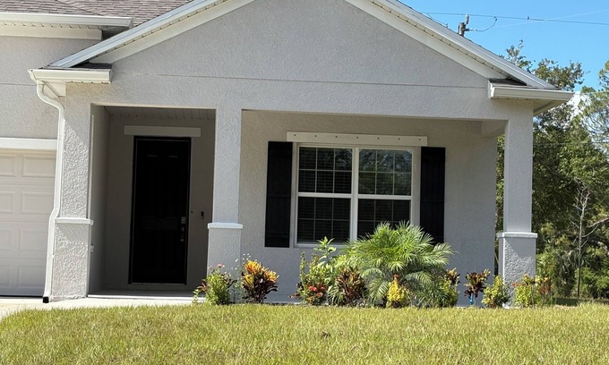 Port Charlotte House | Charming and cozy 3-bedroom house with WiFi, AC in delightful Port Charlotte, FL