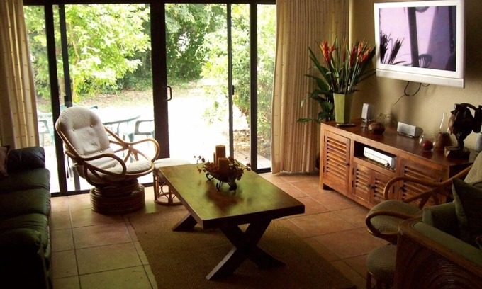 Islamorada House | Charming and Cozy Townhouse in the Fl Keys with Pool and Beach Access