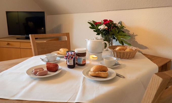 Spiekeroog Apartment | Charming apartment for 2 persons in the house Seeschwalbe up de Dün at TRANPAD 9
