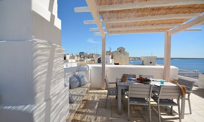 Gallipoli Historic Center Apartment | Charming apartment in the historic center of Gallipoli with sea view terrace