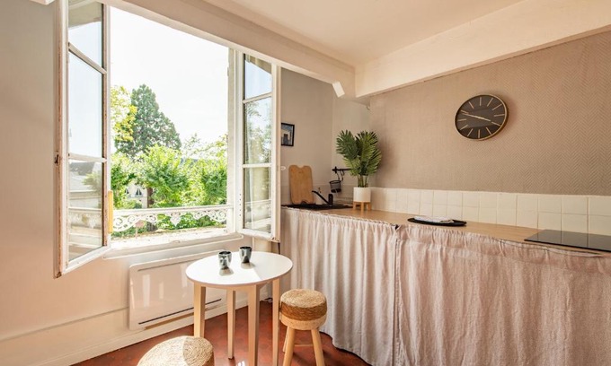 Notre-Dame Apartment | Charming Apartment in the Heart of Versailles