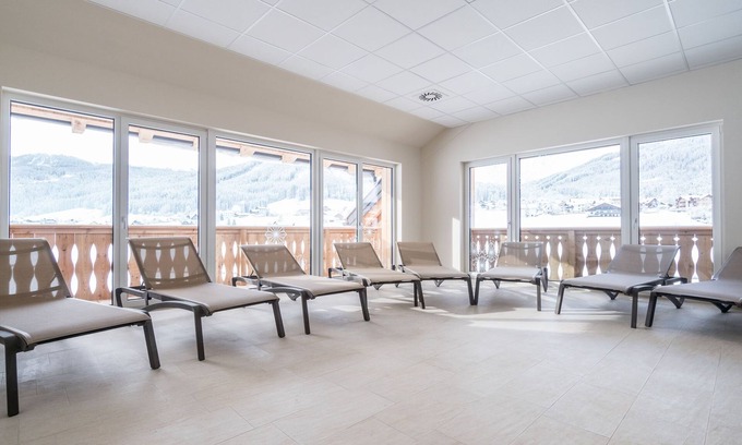 Gosau Apartment | Charming Apartment in Gosau with shared Sauna