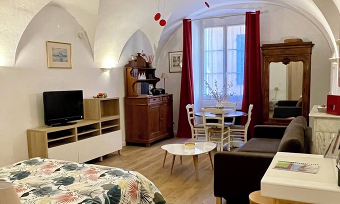 Bastia Apartment | Charming apartment in the citadel of Bastia. 3 stars